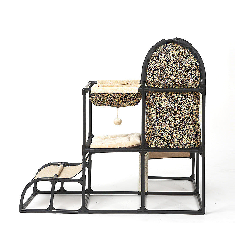 Pets climbing sisal rope